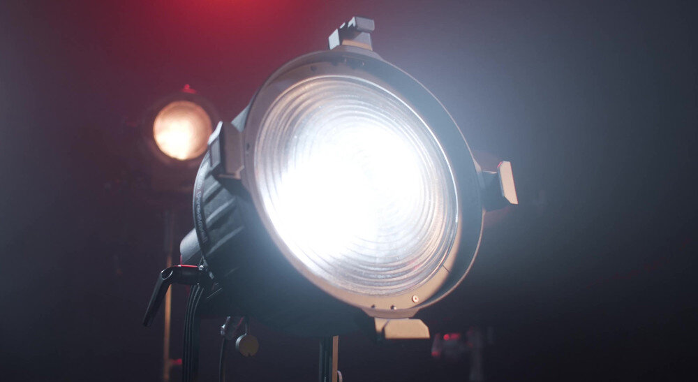 Soczewka APUTURE F10 Fresnel zmniejszone zostały straty światła, nawet o 340% mocniejszy