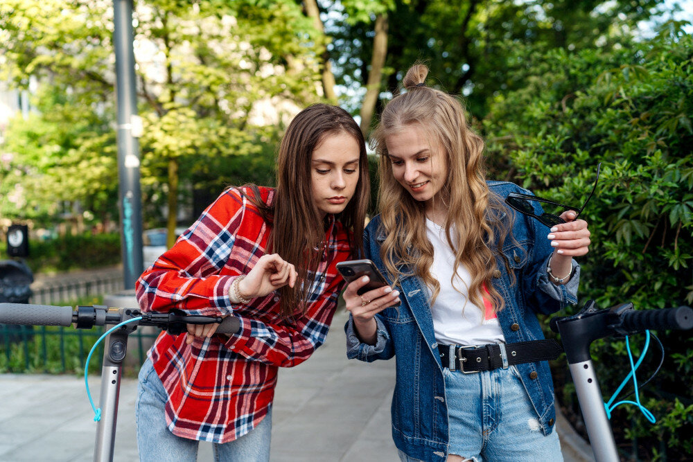 Hulajnoga elektryczna MOTUS Scooty 10 Plus Turkusowy aplikacja My Scooty na Android i iOS zarządzanie