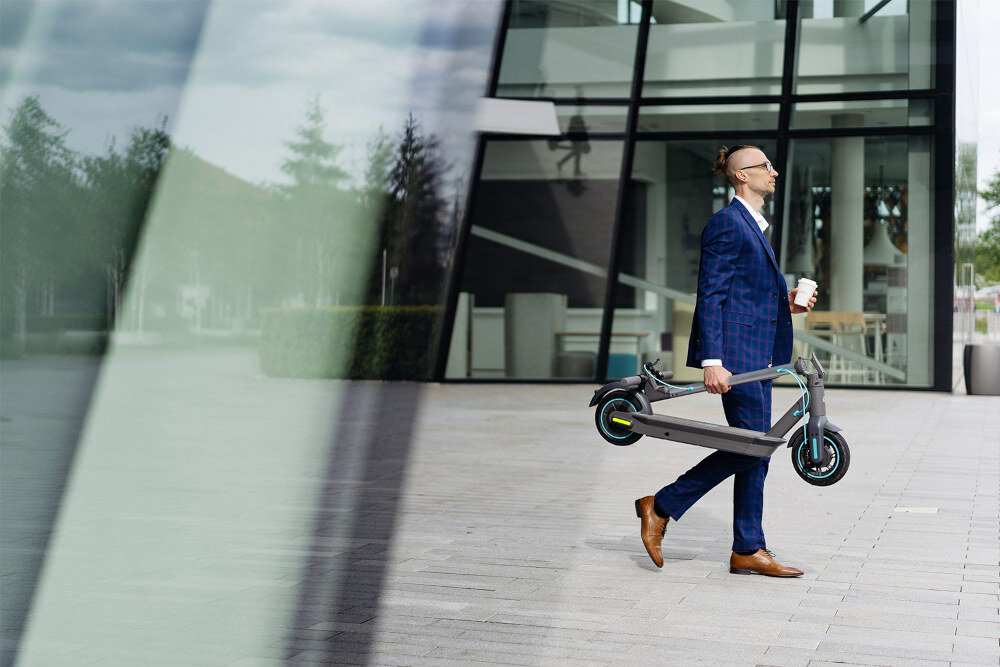 Hulajnoga elektryczna MOTUS Scooty 10 Plus Turkusowy prosty system składania