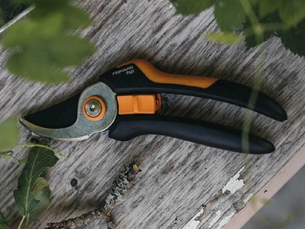 Sekator ręczny FISKARS Solid P321 - Wysoka moc dzialania