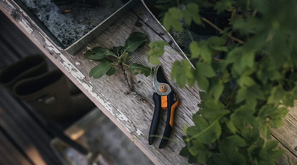 Sekator ręczny FISKARS Solid P321 - Blokada bezpieczeństwa