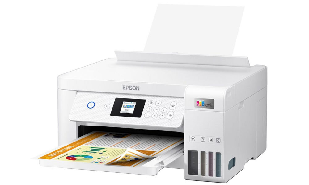 Urządzenie wielofunkcyjne EPSON EcoTank L4266 Druk w kolorze, Automatyczny druk dwustronny, Wi-Fi prezentacja urządzenia od przodu pod kątem na białym tle z wychodzącą wydrukowaną kartką Obsługa papieru od 64 do 300 g/m² w różnych zastosowaniach elastyczność