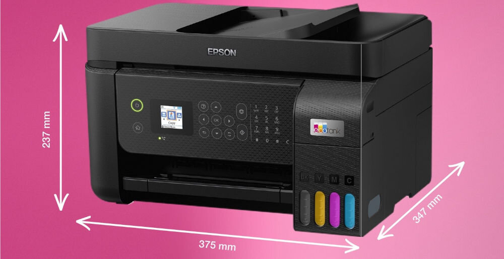 Urządzenie wielofunkcyjne EPSON EcoTank L5290 Druk w kolorze, Wi-Fi prezentacja urządzenia na różowym tle od przodu pod kątem z wymiarami wymiary 375 x 347 x 237 mm swoboda organizacji