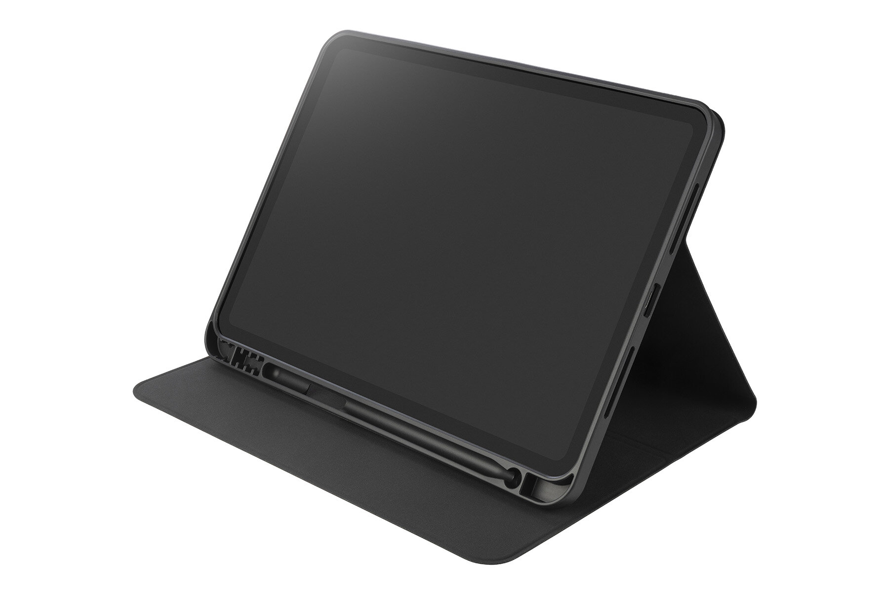 Czarne etui na tablet ustawione w pozycji stojącej, z miejscem na rysik u dołu. Etui ma prosty, elegancki design i jest przeznaczone do urządzeń o przekątnej ekranu 10.9 cala.