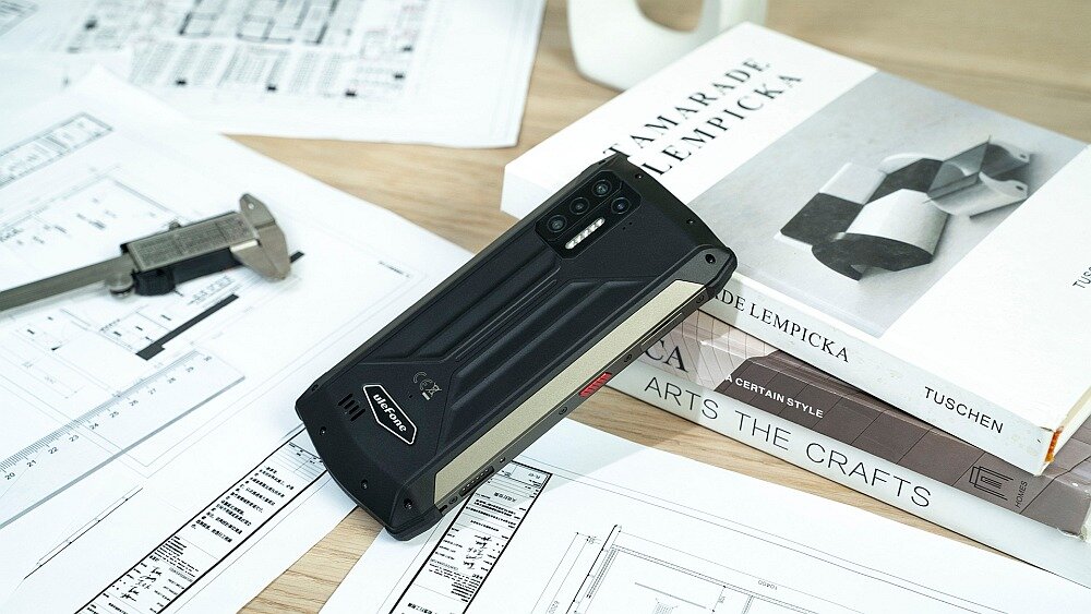 Smartfon ULEFONE Power Armor 13 ekran bateria wydajność aparat sterowanie pamięć ram procesor obudowa porty ładowanie muzyka głośniki dźwięk pojemność rozdzielczość opis dane zestaw