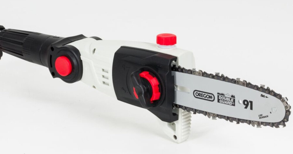 Piła akumulatorowa NAC PCB18E-AH-B15-S technologia automatycznego smarowania łańcucha i prowadnicy żywotność urządzenia znacząco wydłuzona pojemność zbiornika na olej 90 ml