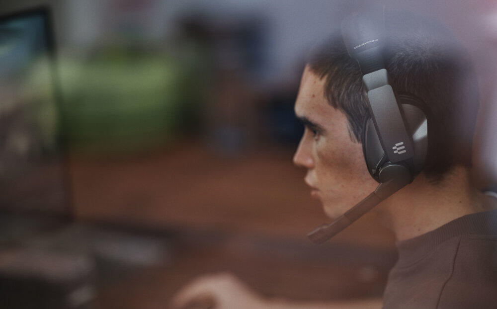 Słuchawki SENNHEISER Epos GSP 370 czysty dźwięk basy odbiór przetwarzanie latencja bezprzewodowy