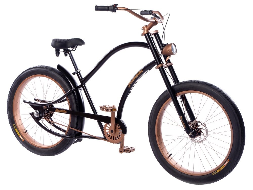 Rower miejski PLUMBIKE Grand Chopper Unique James 3B 26 cali męski Czarny w czarnym kolorze z brązowymi akcentami liczne elementy poprawiające komfort użytkowania oświetlenie na przód i tył grube opony podzespoły SHIMANO tylny błotnik retro design