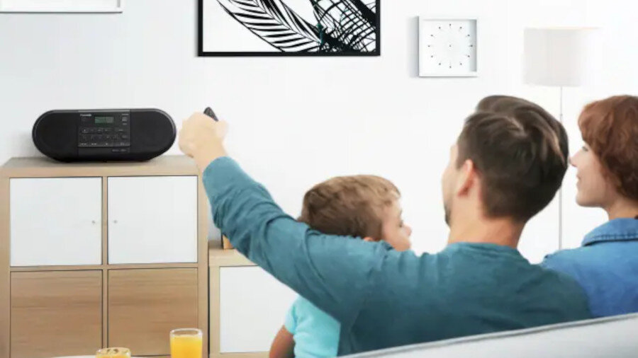 Radioodtwarzacz PANASONIC RX-D550E-K - sterowanie pilotem
