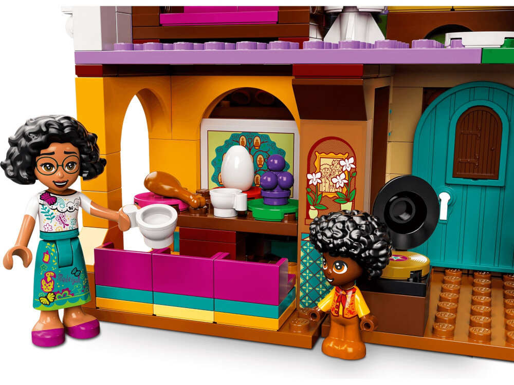 LEGO Disney Dom Madrigalów 43202 klocki LEGO są do siebie perfekcyjnie dopasowane znane od 1958 roku