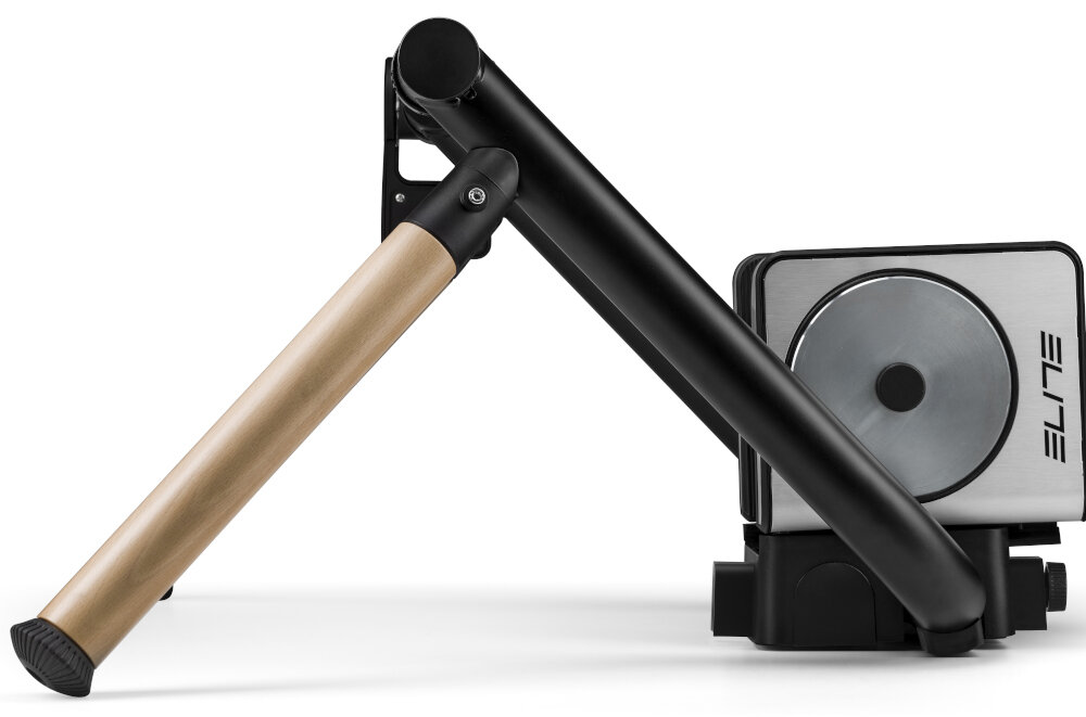 Trenażer rowerowy ELITE Tuo EL0192001 koło zamachowe o wadze 2,5 kg maksymalny generowany opór do 1250 W przy prędkości do 40 km/h doskonałe osiągi