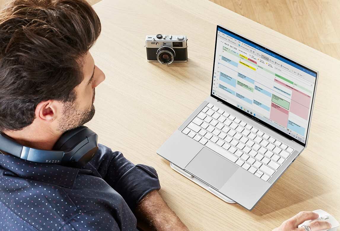 Laptop RAZER Book - dotykowy ekran