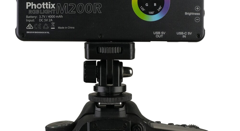 Lampa LED PHOTTIX M200R RGB Light fotografia oświetlenie barwa moc montaż aparat smartfon ładowanie bateria diody oświetlenie 