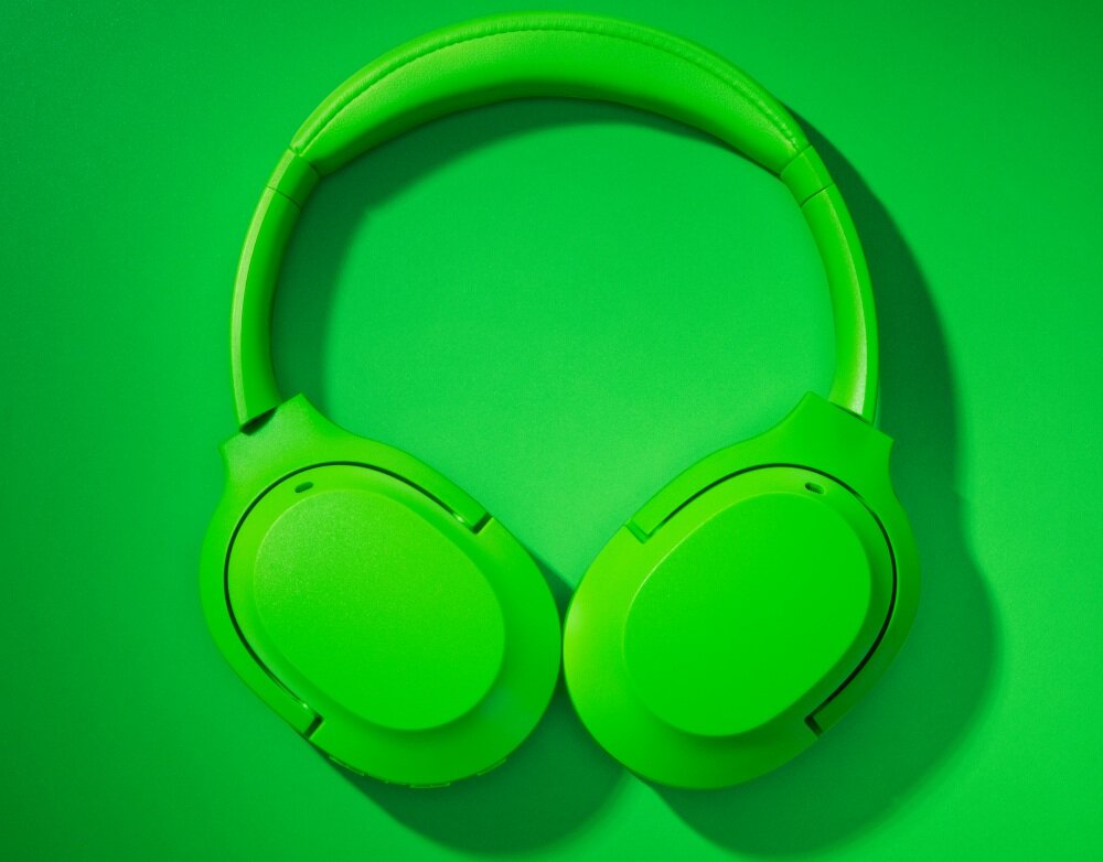 Słuchawki RAZER Opus X design komfort lekkość dźwięk jakość wrażenia słuchowe ergonomia lekkość sport aktywność podróże czas pracy działanie akumulator