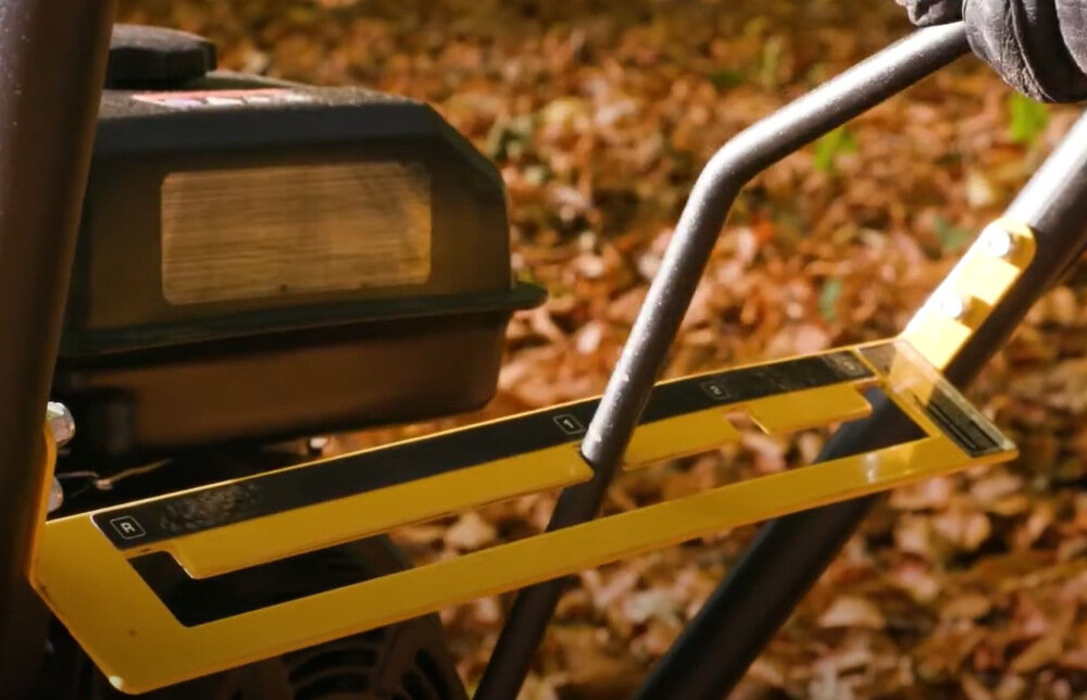 Zamiatarka spalinowa TEXAS 710TGE 2 kola typu SNOW 3 biegi do przodu 1 bieg do tylu