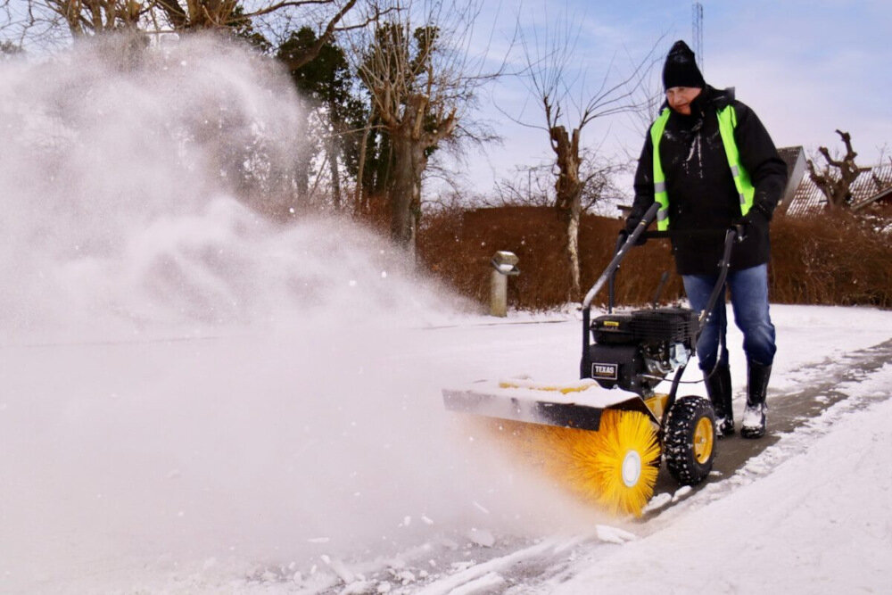 Zamiatarka spalinowa TEXAS 710TGE lemiesz odsniezarka predkosc obrotowa do 1,0 - 2,1 - 4,3 km/h