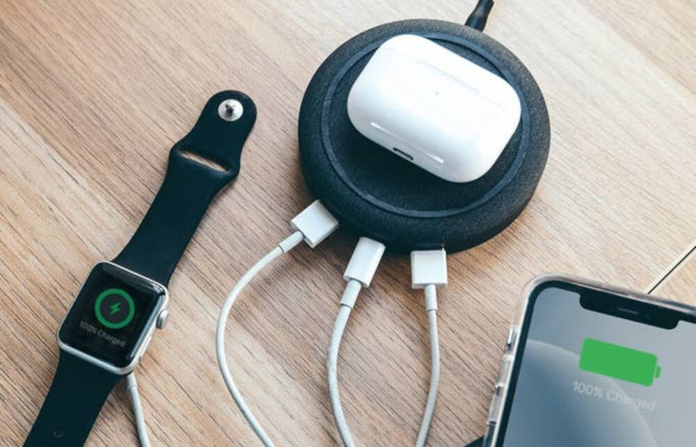 Ładowarka indukcyjna MOPHIE Wireless Charging Hub Czarny moc bezprzewodowa