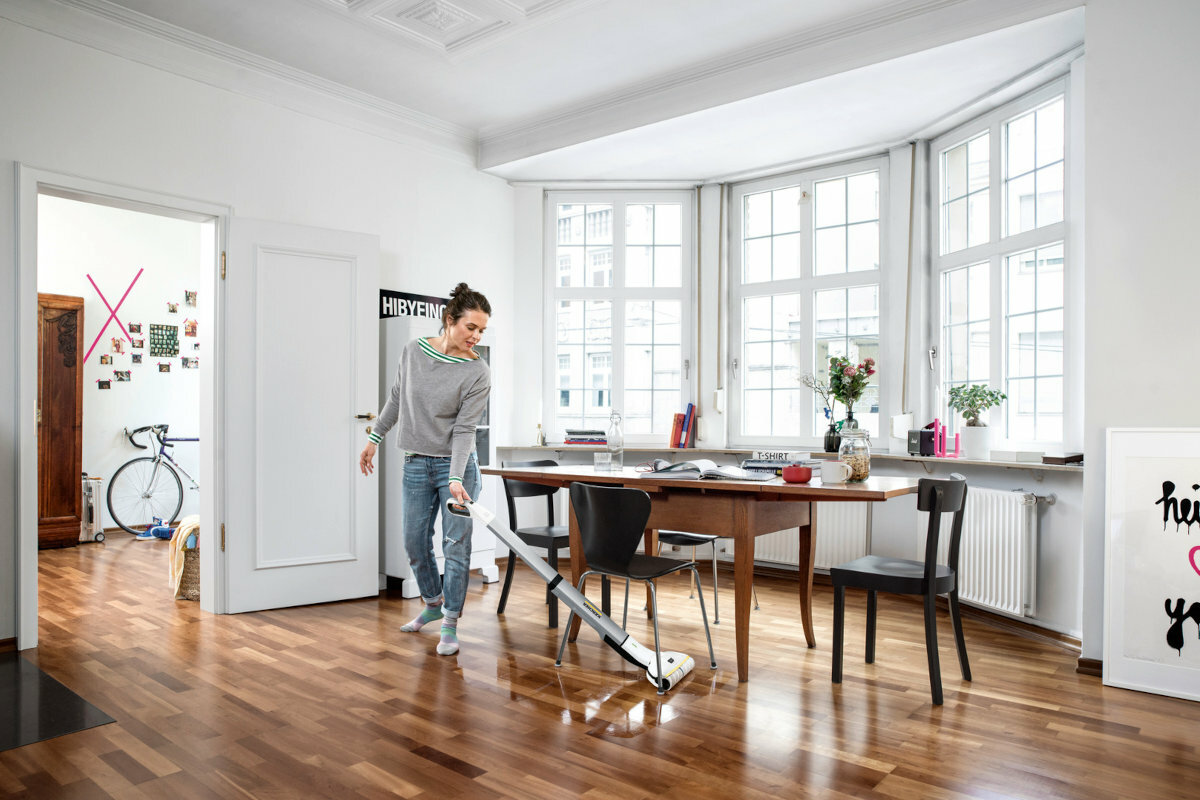 Mop elektryczny KARCHER EWM 2 Premium 1.056-350.0 bateria ladowanie