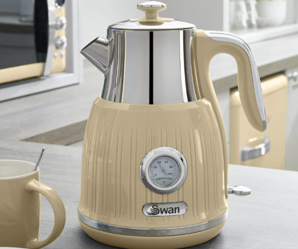 Czajnik SWAN SK31040CN Kemowy funkcjonalny kolor kolorystyka pastelowa barwa wyglad retro