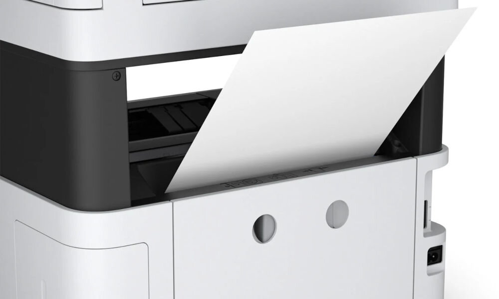 Urządzenie wielofunkcyjne EPSON EcoTank L6460 Druk w kolorze, Automatyczny druk dwustronny, Wi-Fi prezentacja urządzenia od tyłu z włożoną kartką Obsługa papieru od 64 do 95 g/m² w różnych zastosowaniach elastyczność codzienne zadania