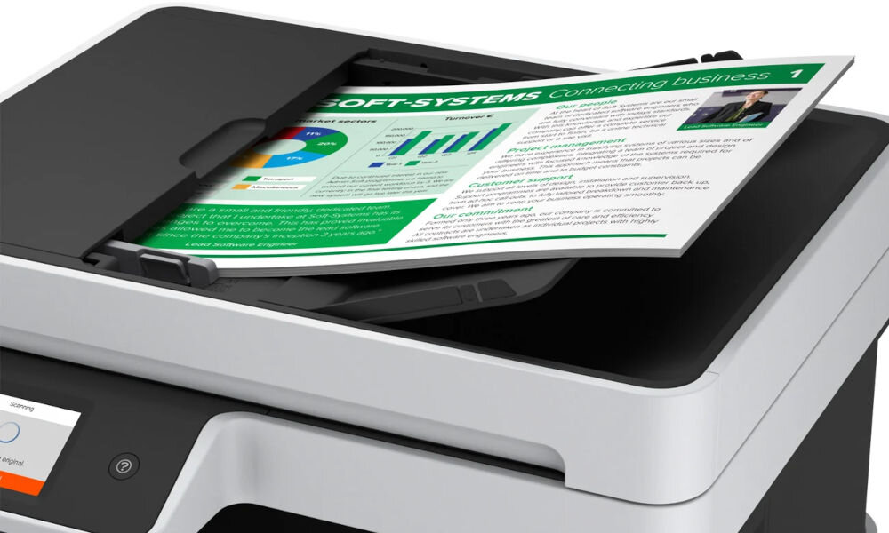 Urządzenie wielofunkcyjne EPSON EcoTank L6490 Druk w kolorze, Automatyczny druk dwustronny, Wi-Fi zbliżenie na wychodzącą wydrukowaną kartkę funkcja duplex i oszczędność papieru