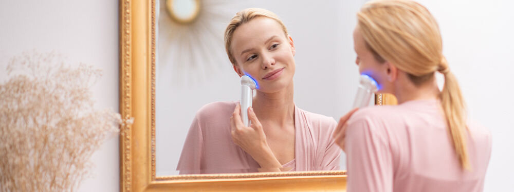 Urządzenie do mezoterapii GARETT BEAUTY Vital Skin Czerwony niebieskie światło zwalczenie trądziku działanie antybakteryjne regulacja pracy gruczołów łojowych pomoc w redukcji zmian trądzikowych zmniejszenie wydzielania sebum