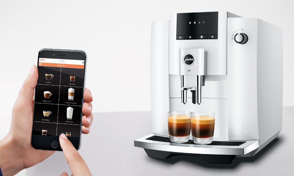 Ekspres JURA E4 Piano Biały Operating Experience (J.O.E.®) smartfon obsługa informacja dostep kawy komunikaty