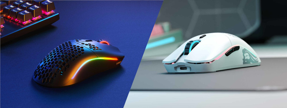 GLORIOUS PC Model O Wireless - mysz w dwóch kolorach, czarny oraz biały na biurku