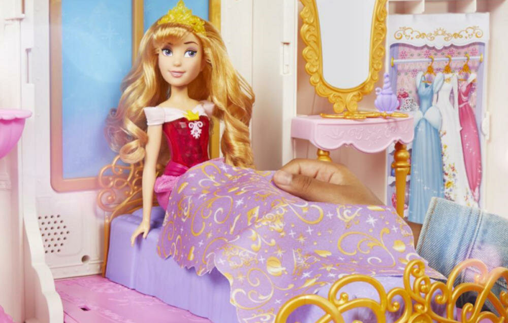 HASBRO-ZAMEK księżniczka królewskie warunki sypialnia relaks komfort wygodne łóżko