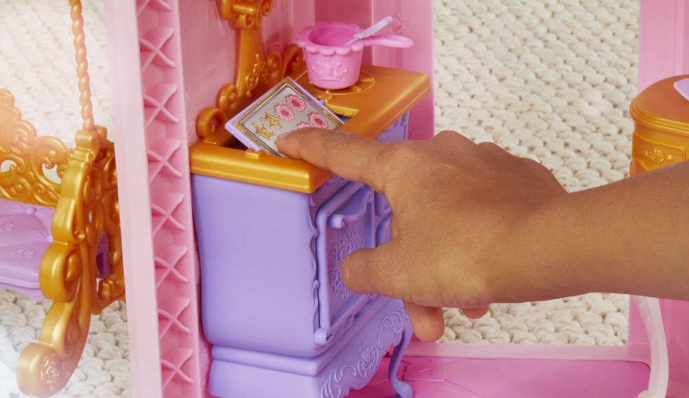 HASBRO-ZAMEK zamek meble zabawa ruchome elementy tajemnicze schowki skarby