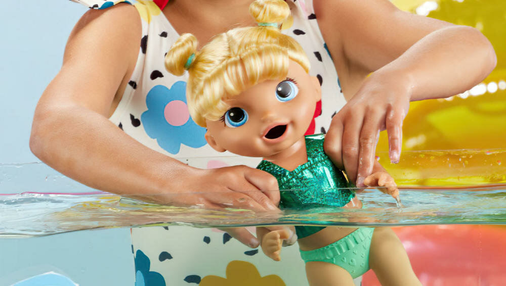 HASBRO-BABY-ALIVE lalka ubiór spódniczka bluzeczka kostium kąpielowy zabawy wodne woda okulary przeciwsłoneczne sandały gladiatorki