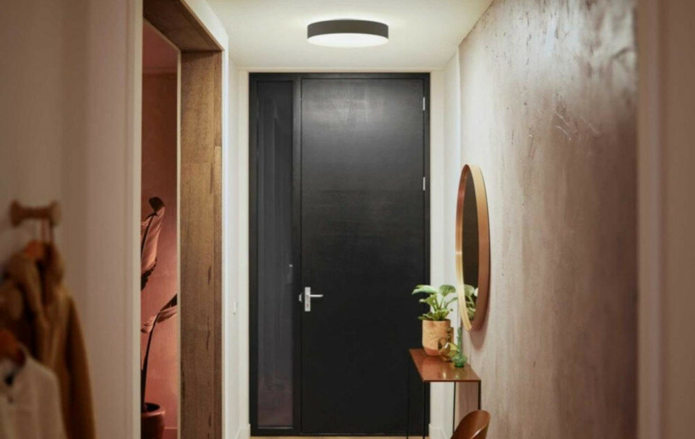 Lampa sufitowa PHILIPS HUE White Ambiance Enrave Czarny wyglad aplikacja