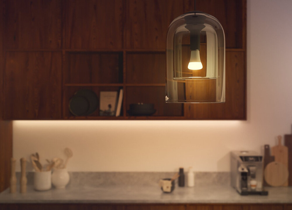 Inteligentna żarówka LED PHILIPS HUE 212731 13W E27 żarówka nowej generacji energetyczna klasa energetyczna G trzon E27 żywotność do 25000 godzin strumień świetlny 1200 lm moc 13 W