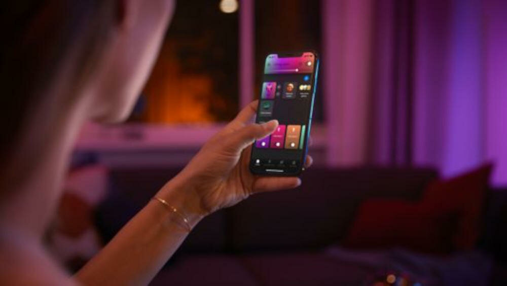 PHILIPS teren zewnętrzny światła mostek hue sterowanie zdalne aplikacja głosowo technologia harmonogram świecenie obecność dom lokalizacja