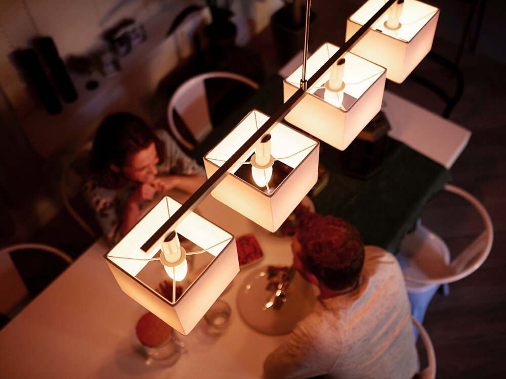 Inteligentna żarówka LED PHILIPS HUE 212735 4W E14 (2 szt.) chłodne światło ciepłe światło wszystkie odcienie pośrednie bezprzewodowe natychmiastowe przyciemnianie