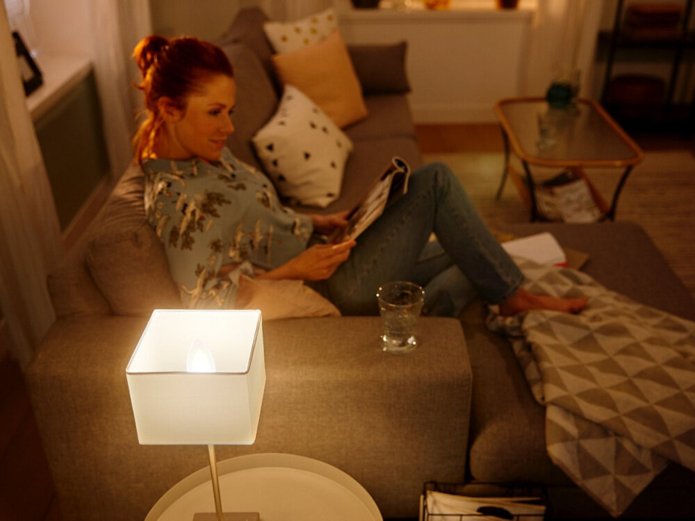 Inteligentna żarówka LED PHILIPS HUE 212735 4W E14 (2 szt.) temperatura barwowa w zakresie 2200-6500 K odcieni światła białego
