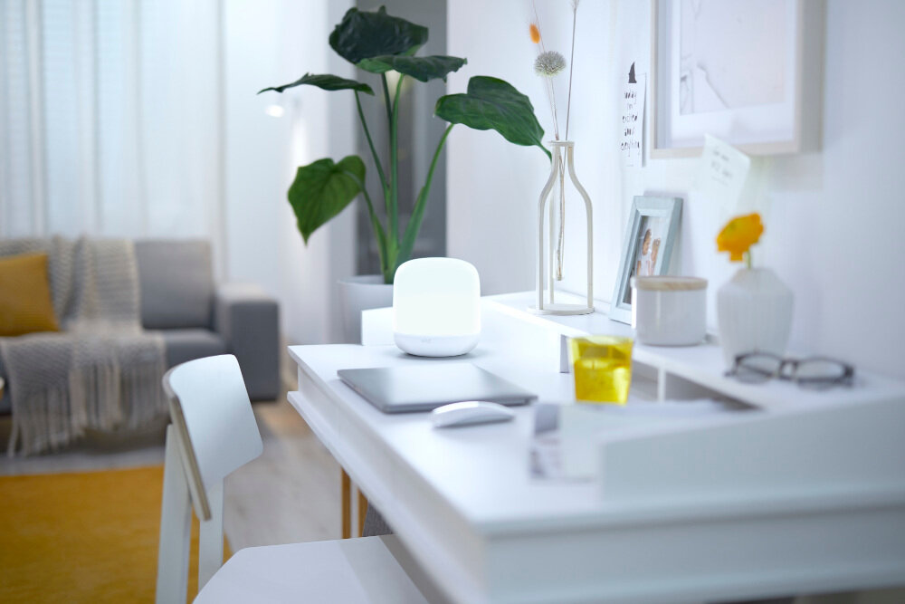 Lampa stołowa WIZ Hero niewielka funkcjonalna wygodna w użytkowaniu lampka stołowa nowoczesny styl efektowne wzornictwo długotrwała żywotność