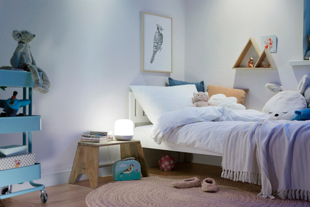 Lampa stołowa WIZ Hero zaawansowane technologicznie nowoczesne diody LED o łagodnym świetle temperatura barwowa światła 2200-6500 K