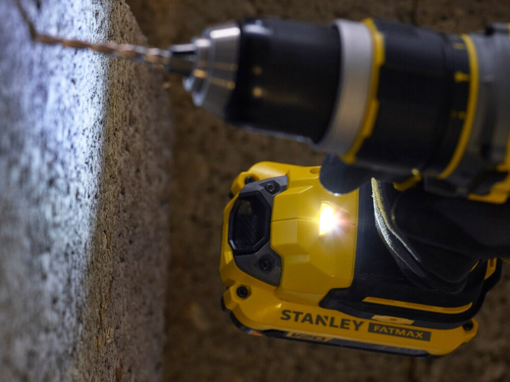 Wiertarko-wkrętarka STANLEY SFMCD721B jasna dioda LED o wysokiej intensywności