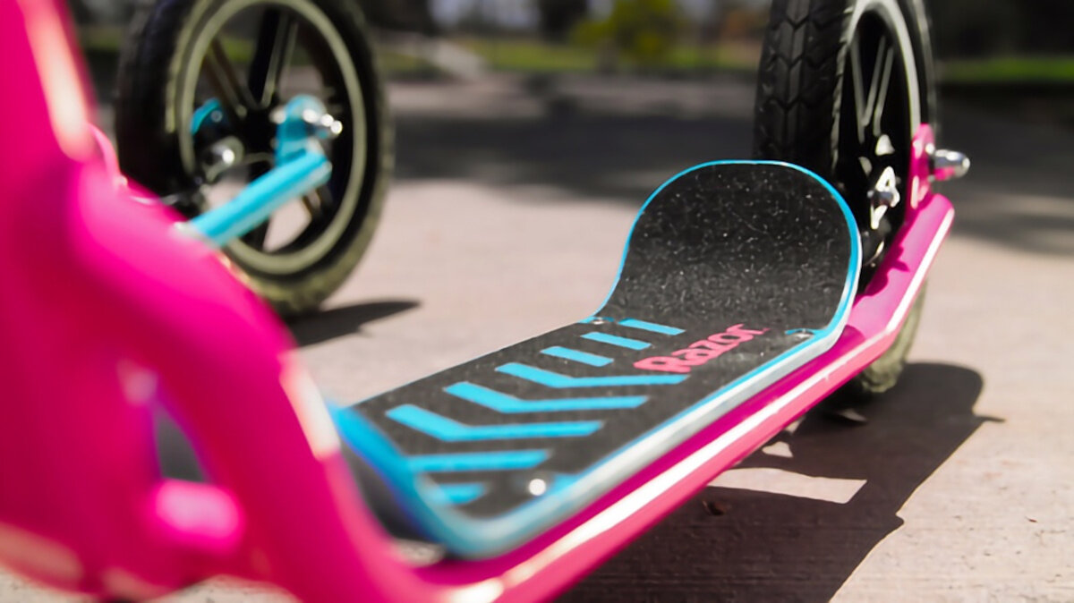 Hulajnoga RAZOR Flashback opony pneumatyczne pompowane dętki