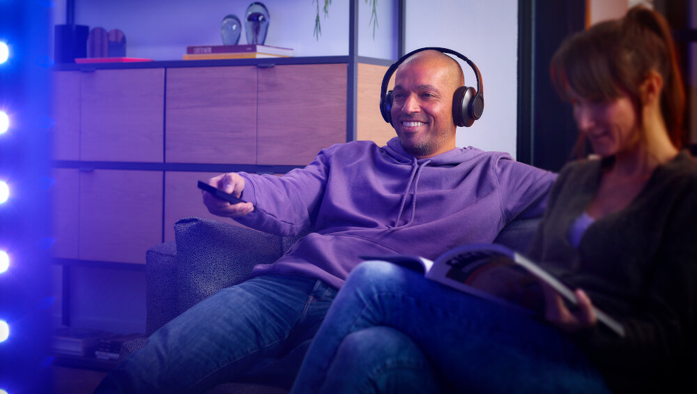 Słuchawki nauszne PHILIPS TAH6206BK/00 design konstrukcja dźwięk bezprzewodowa łączność mikrofon komfort obsługa złącza
