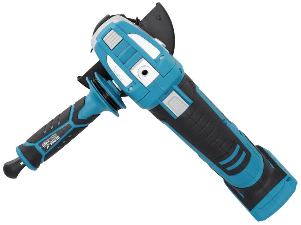 Zestaw elektronarzędzi DEDRA N0303G02 szlifierka na białym tle widoczna z góry akumulator i ładowarka szlifierka DEDRA DED7050 + akcesoria do cięcia metalu szlifowania spawów obróbki materiałów budowlanych w zestawie szlifierka dwa akumulatory ładowarka dla użytkowników domowych i profesjonalistów duża efektywność pracy