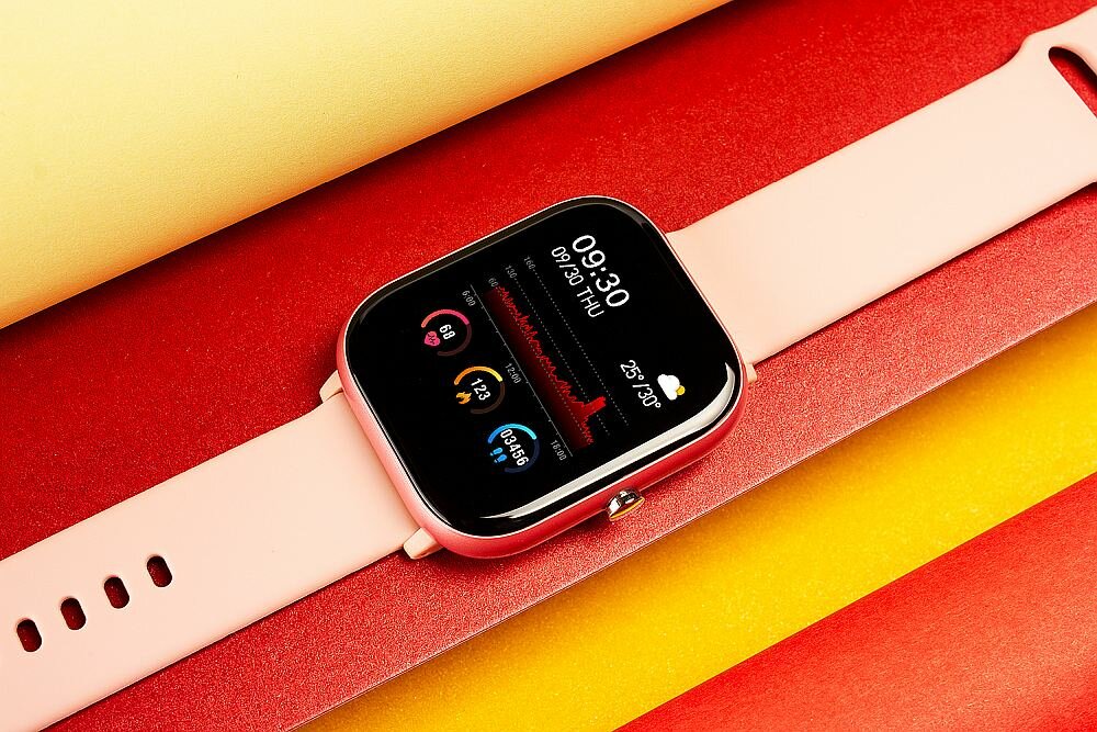 Smartwatch COLMI P8 SE  ekran bateria pomiar czujniki zdrowie sport tryby aplikacje łączność 