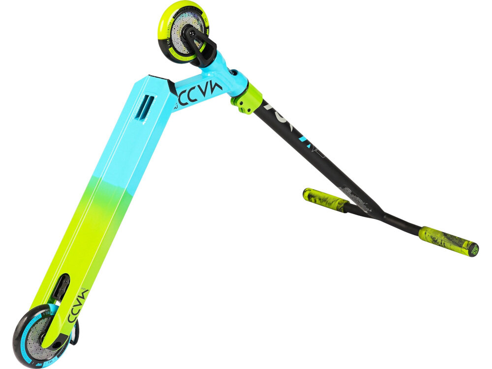 Hulajnoga wyczynowa MADD GEAR Kick Pro Niebiesko-zielony kółka rdzeniowe rozmiar 110 mm High Rebound wysokiej klasy chromowane łożyska ABEC 7 płynność ruchu twardość 88A