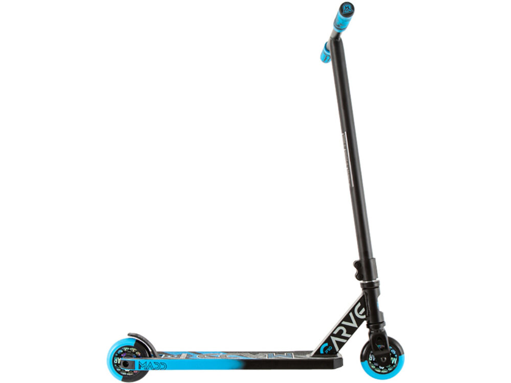 Hulajnoga wyczynowa MADD GEAR Carve Pro-X Czarno-niebieski dla dzieci od 6 roku życia maksymalne obciążenie do 100 kg konstrukcja z wysokiej jakości aluminium waga 3,3 kg