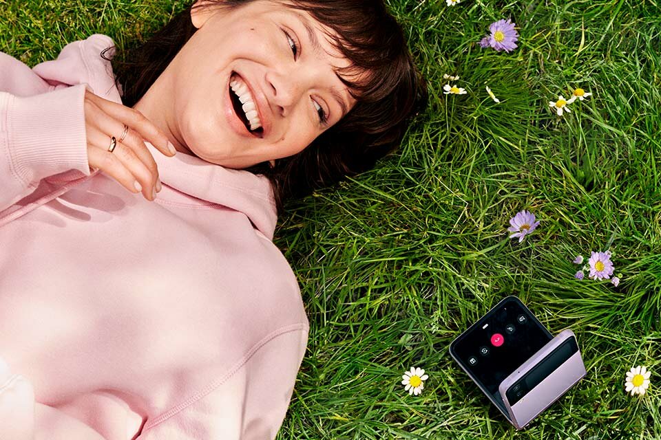 Pomocny w pracy zdalnej - oferuje tryb Flex, który idealnie nada się do wideorozmów. Odwiedź sklep Media Expert i sprawdź jak to działa. Pomocny w pracy zdalnej - oferuje tryb Flex, który idealnie nada się do wideorozmów. Odwiedź sklep Media Expert i sprawdź jak to działa.