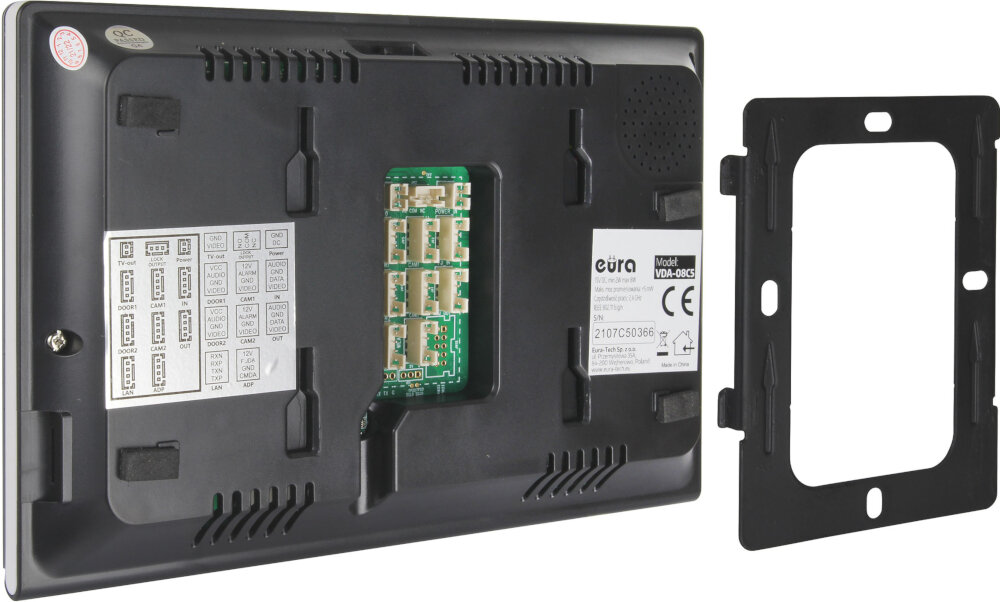 Monitor do wideodomofonu EURA VDA-08C5W montaż niezwykle prosty przykręcić do ściany dołączoną do zestawu ramkę montażową połączyć kostki łączeniowe z żyłami przewodu podłączyć zasilacz do gniazda wysokość 150 cm