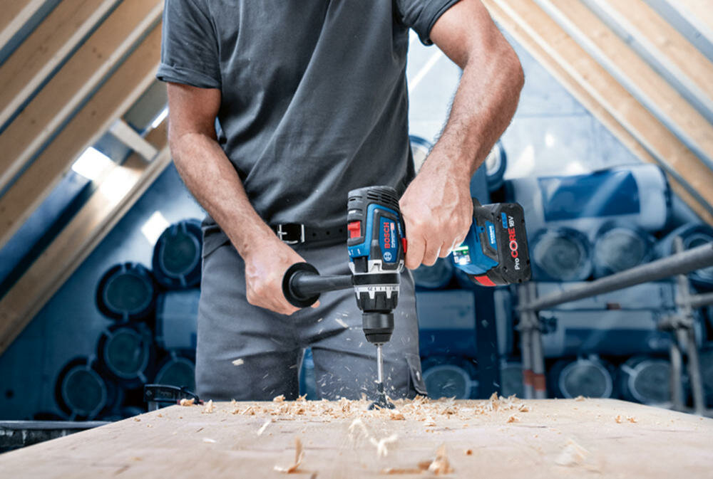 BOSCH GSR 18V 150 C silnik bezszczotkowy akumulator wydajność