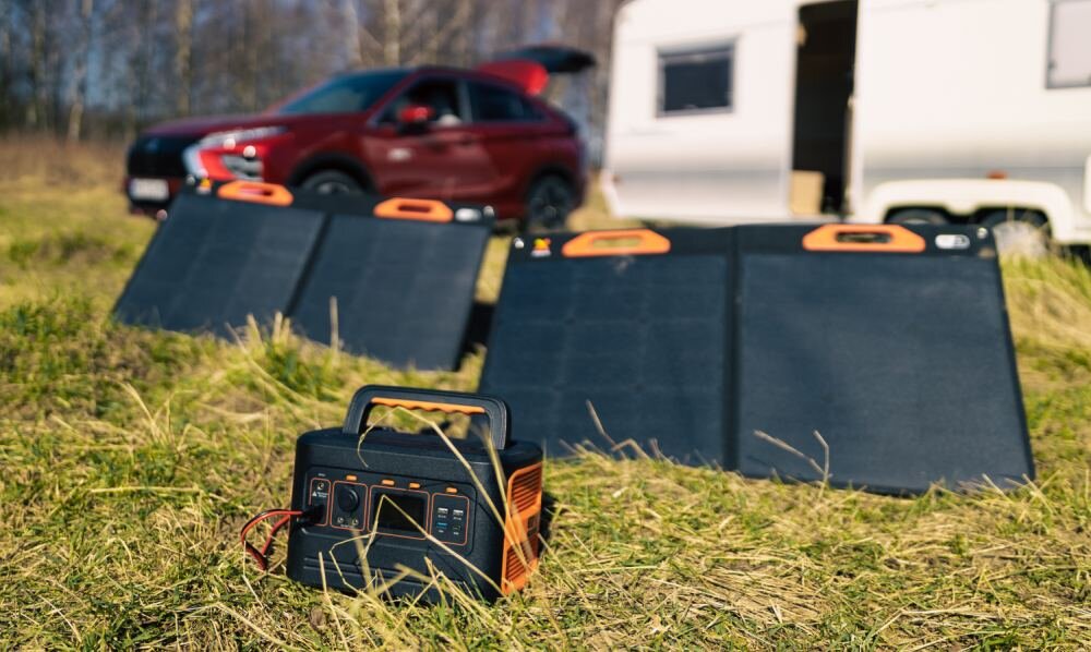 Stacja ładująca XTORM XP500 78000 mAh 500W Czarno-pomarańczowy technologia sunpower panele słoneczne