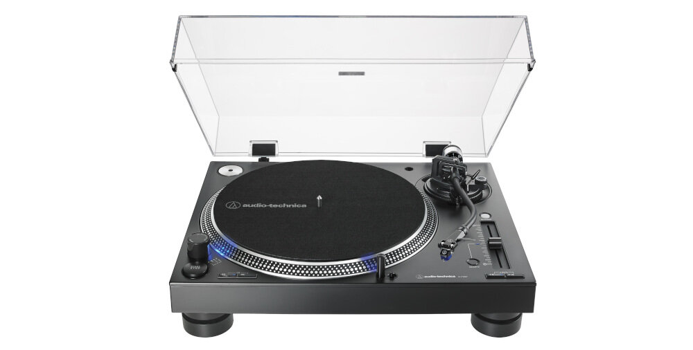 Gramofon AUDIO-TECHNICA AT-LP140XP - Stabilność i moc silnika, gramofon na białym tle
